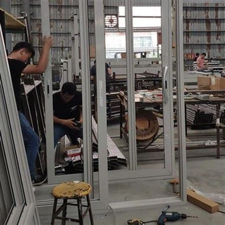 Porte en aluminium de bureau